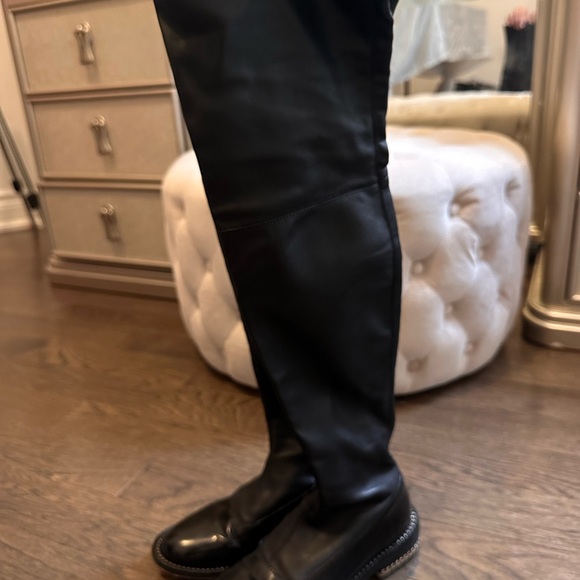 Givenchy knee-high accent, chain, leather boot - Picture 6 of 7